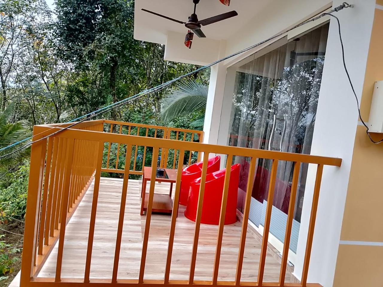 Cloudscape Homestay Pīrmed エクステリア 写真
