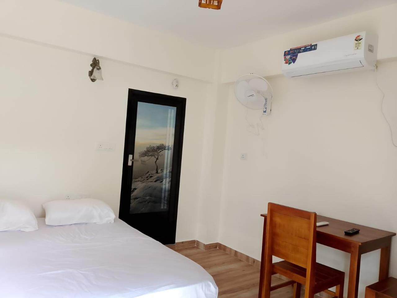 Cloudscape Homestay Pīrmed エクステリア 写真